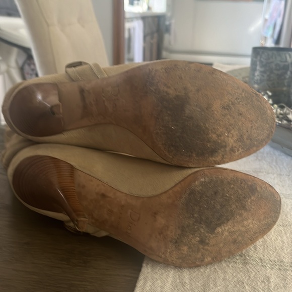 Christian Dior Suede Mid-Calf Slouch Boots with Chain Detail in Beige. - Picture 3 of 3